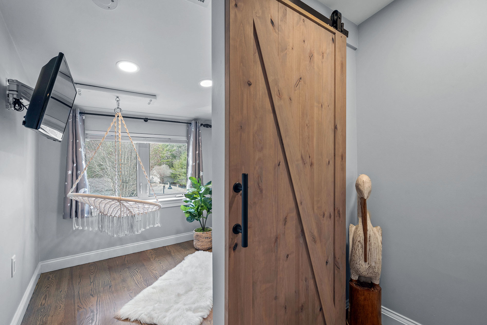 Revovation - Barn Doors